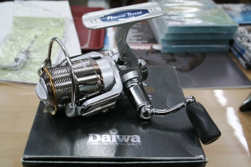  売約済み 委託販売品、USED品　ダイワイグニス2004Cチビハン付き　入荷;  　